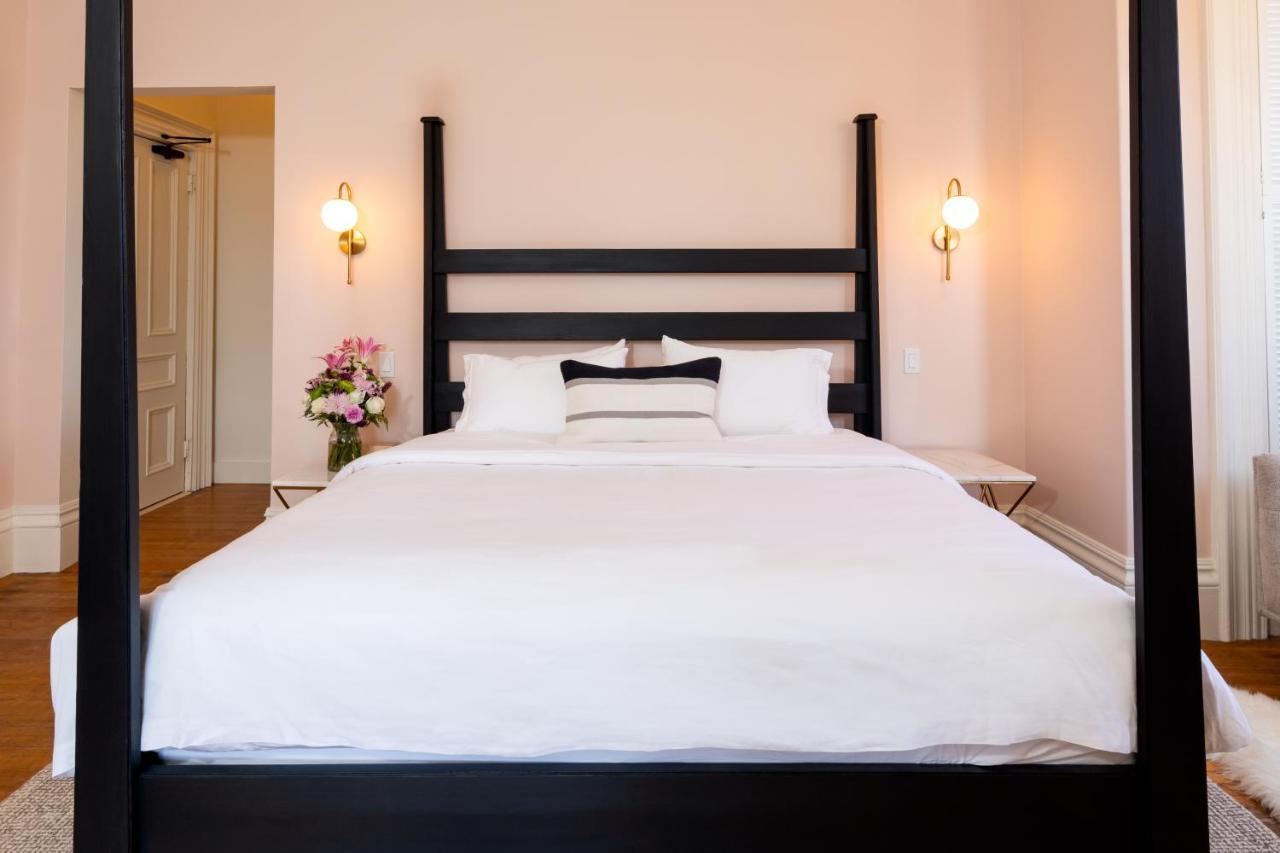 The August House Hotel วินด์เซอร์ ภายนอก รูปภาพ